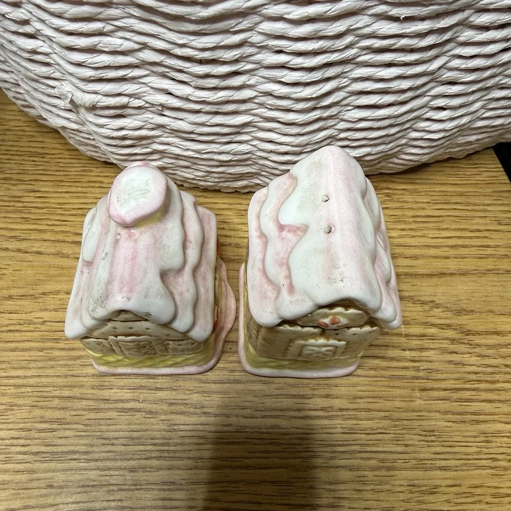 Otagiri Salt And Pepper Shakers Gingerbread Houses Holiday Japan Matt Hromalik